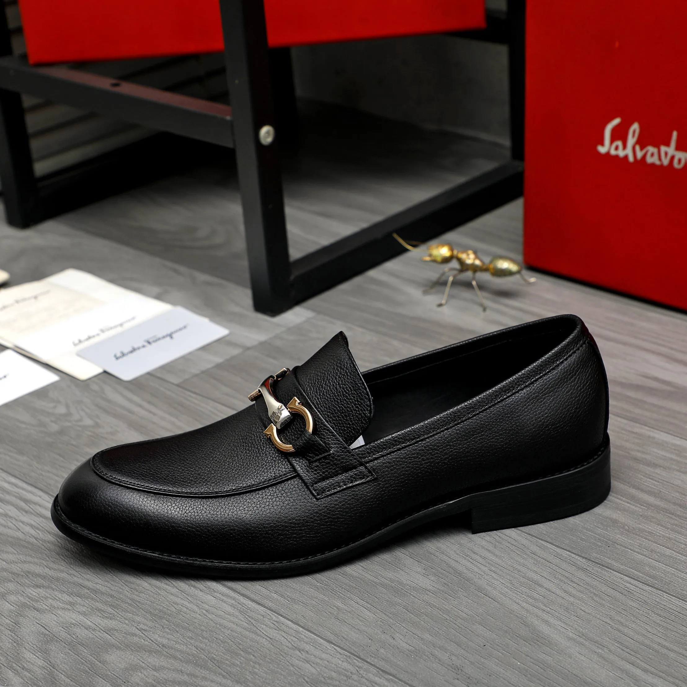 Men's shoes 💰420 Product trademark: Ferragamo " Ferragamo ] Business slip-on leather shoes Regular size: 39-45 (38.46 custom-made, non-refundable) Product materials: Selected small pebbled cowhide upper, sheepskin lining, original rubber outsole